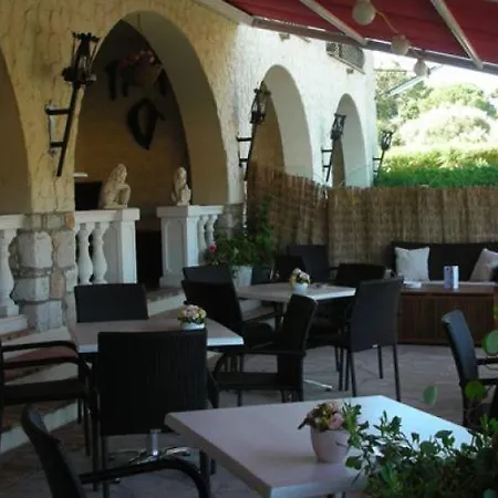 Castel Garoupe Hotel 3*