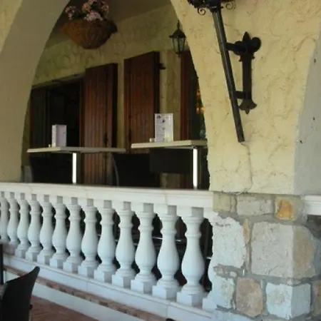 Castel Garoupe Hotel 3*