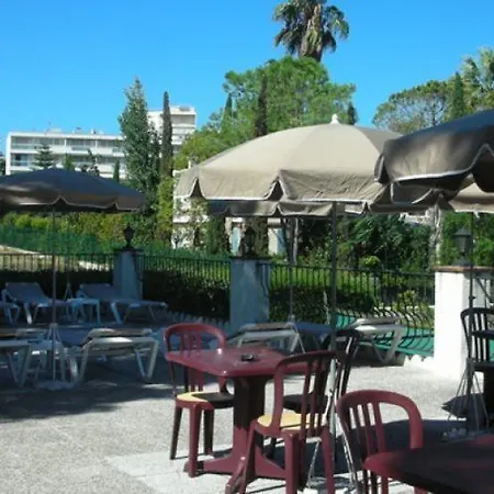 Castel Garoupe Hotel