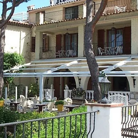 Castel Garoupe Hotel 3*