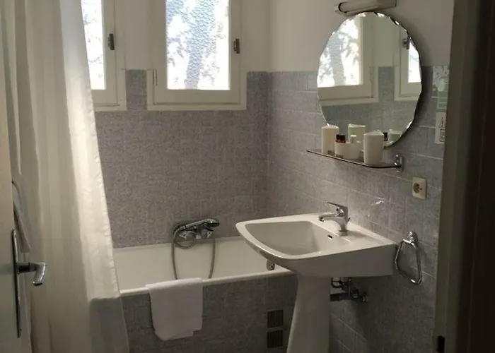 Castel Garoupe 3* أنتيب