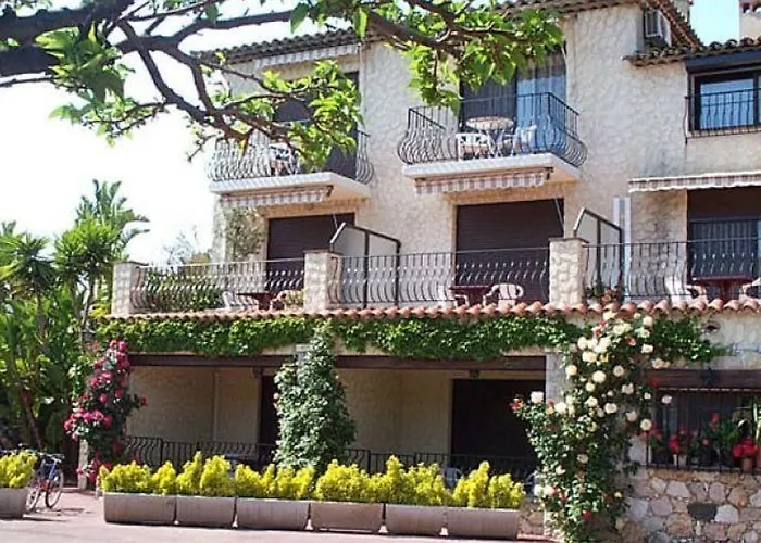 Castel Garoupe 3* أنتيب