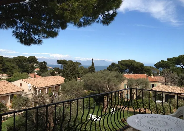 Castel Garoupe 3* أنتيب