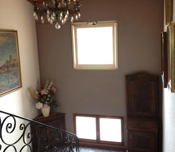 Castel Garoupe 3* أنتيب