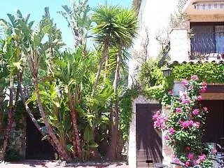 Castel Garoupe فندق 3*