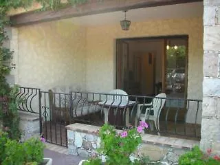 فندق Castel Garoupe 3*