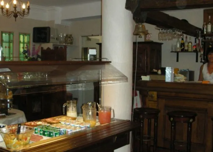 فندق Castel Garoupe 3*